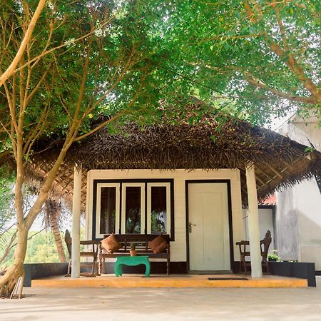 Harmony Beach Resort Тангалле Екстер'єр фото